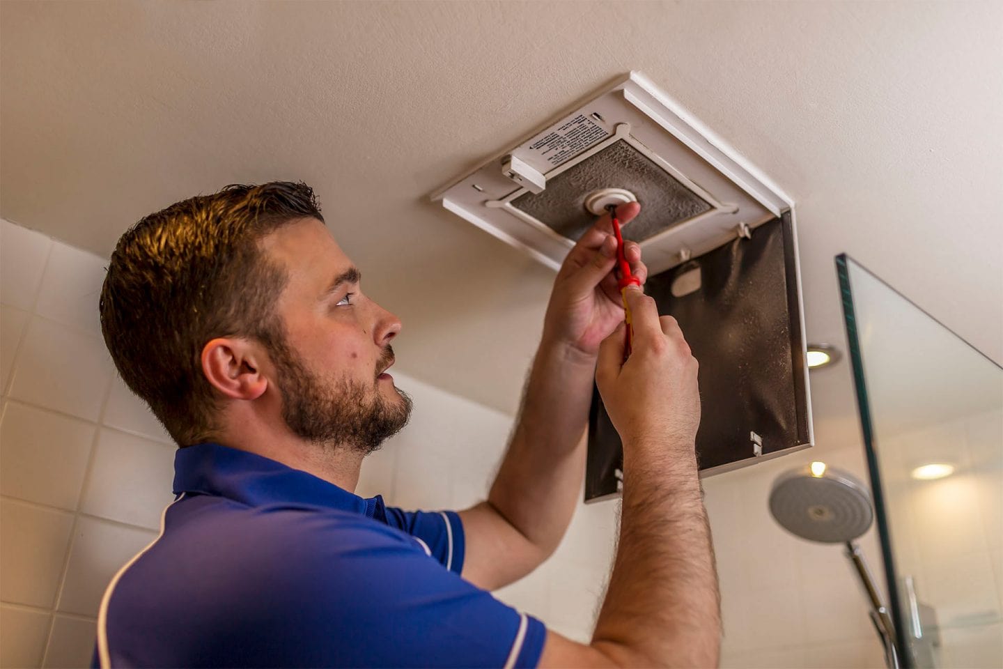 Bathroom extractor fan