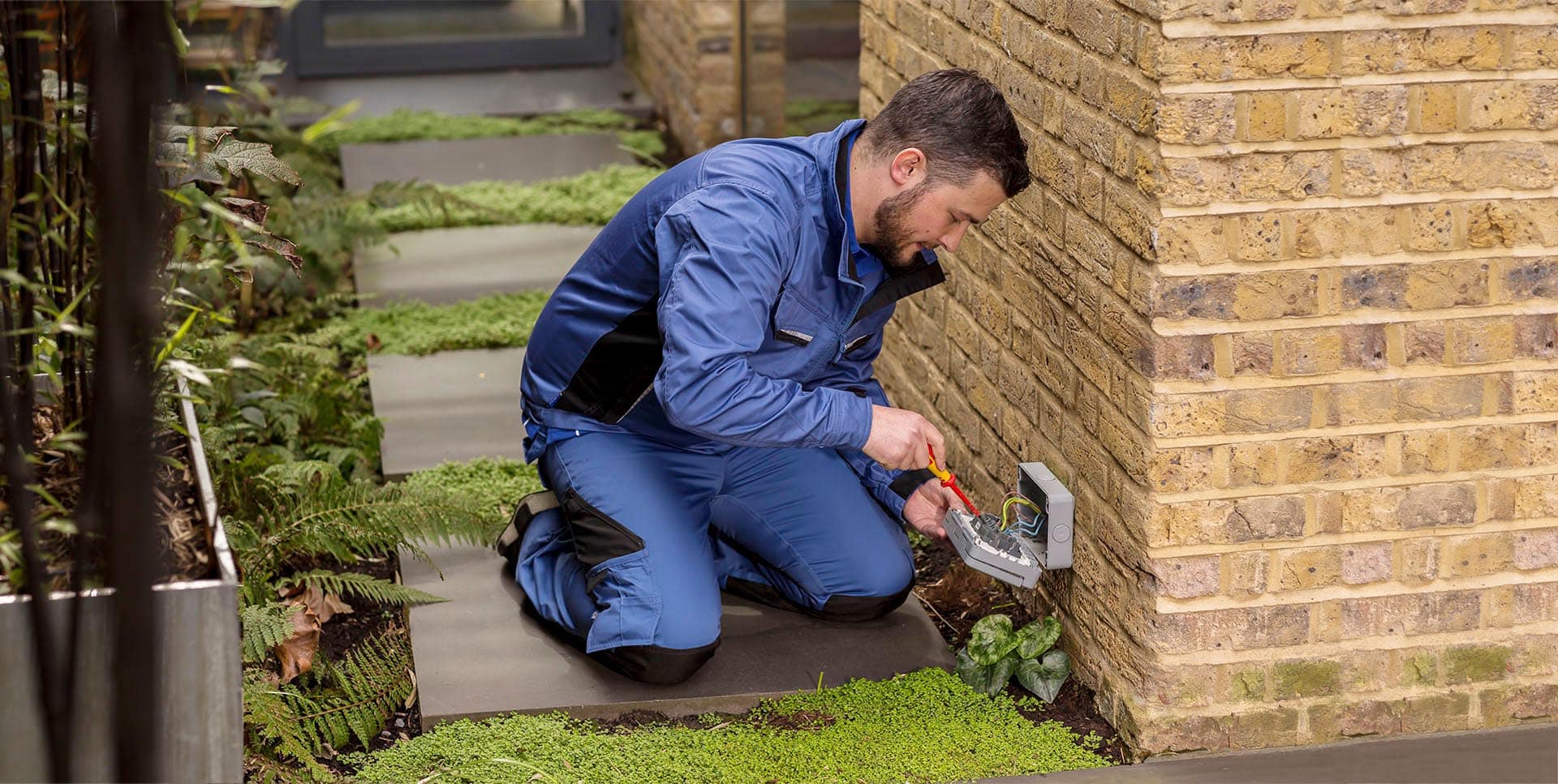 Find Electrician Near Me Electrician Electricians London Aspect